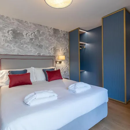 Design With Large Terrace Apartment Florenz