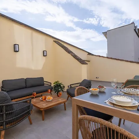 Apartment Design With Large Terrace