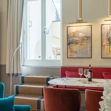 Design With Large Terrace Apartment *