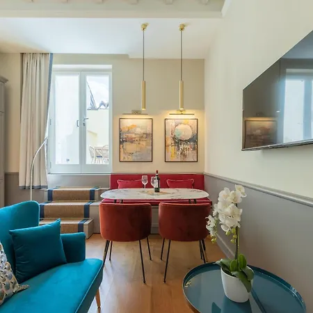 Apartment Design With Large Terrace *